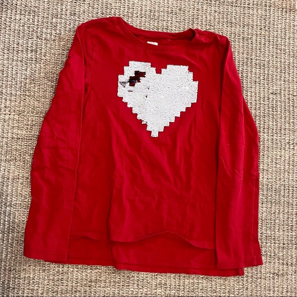 LAST CHANCE!! NWOT Gap Kids White & Silver Heart Flippy Tee. Size: M. - Picture 9 of 9